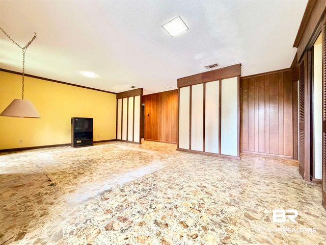 605 E Cumberland Road, Mobile, AL 36608