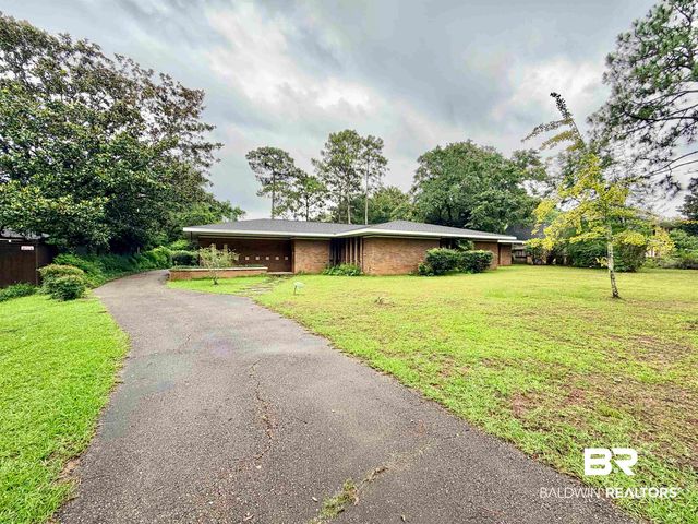 605 E Cumberland Road, Mobile, AL 36608