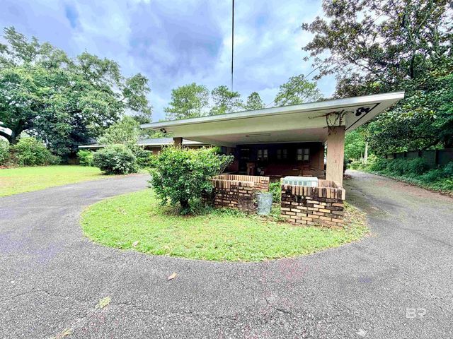605 E Cumberland Road, Mobile, AL 36608