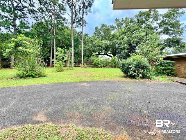 605 E Cumberland Road, Mobile, AL 36608