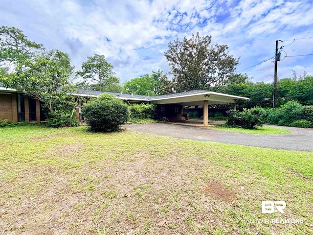 605 E Cumberland Road, Mobile, AL 36608