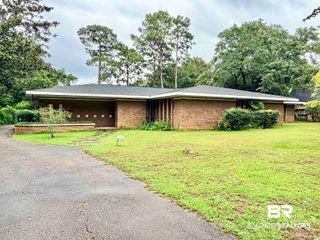 605 E Cumberland Road, Mobile, AL 36608
