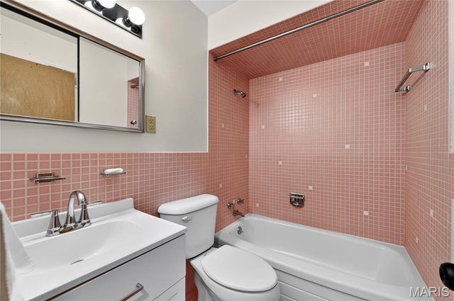 7650 Sunray Lane, St Louis, MO 63123