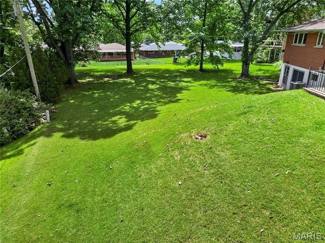 7650 Sunray Lane, St Louis, MO 63123