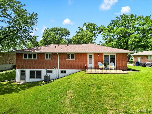7650 Sunray Lane, St Louis, MO 63123
