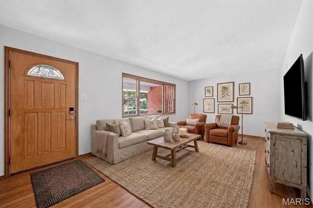 7650 Sunray Lane, St Louis, MO 63123