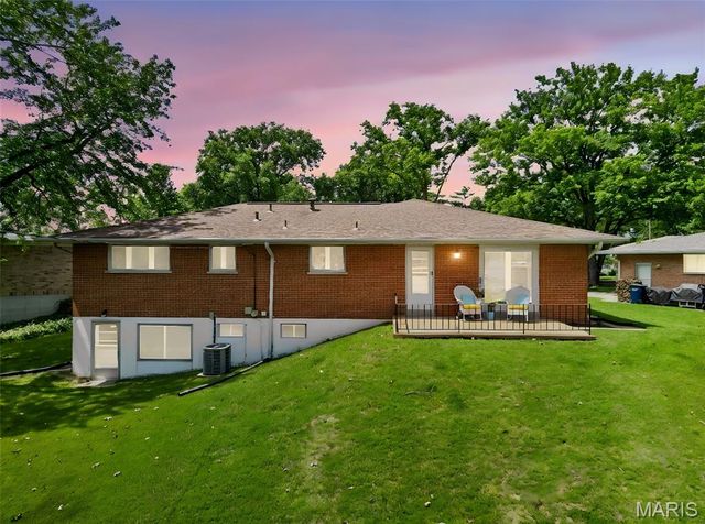 7650 Sunray Lane, St Louis, MO 63123