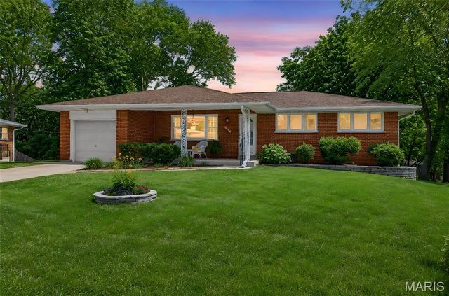 7650 Sunray Lane, St Louis, MO 63123