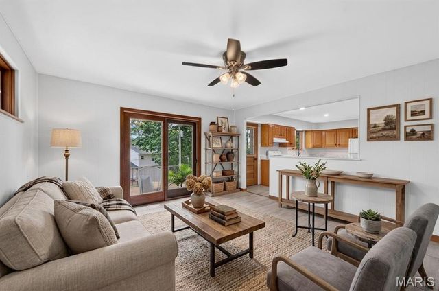 7650 Sunray Lane, St Louis, MO 63123