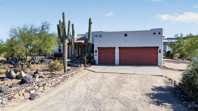 45319 N 18TH Street, New River, AZ 85087