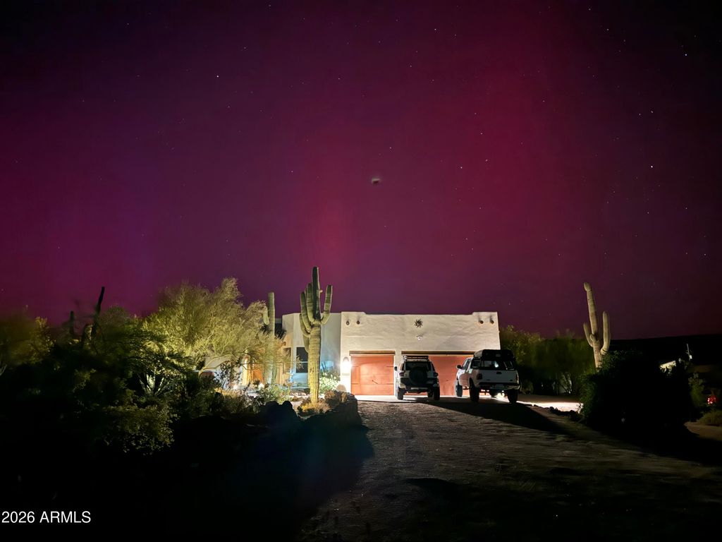 Image 4 of property listing at 45319 N 18TH Street, New River, AZ 85087