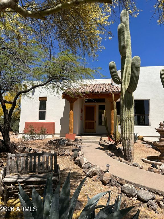 Image 9 of property listing at 45319 N 18TH Street, New River, AZ 85087