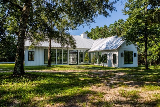 9879 Stubbs Road, Magnolia, TX 77354