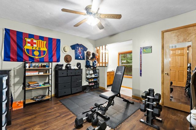 58915 Runway Road, Elkhart, IN 46516
