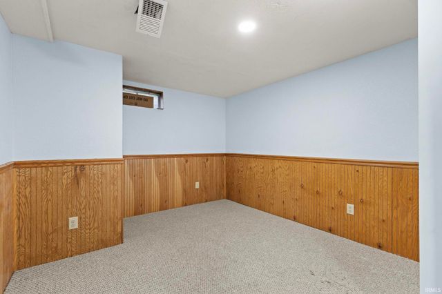 58915 Runway Road, Elkhart, IN 46516