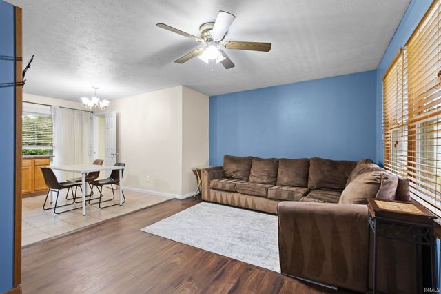 58915 Runway Road, Elkhart, IN 46516
