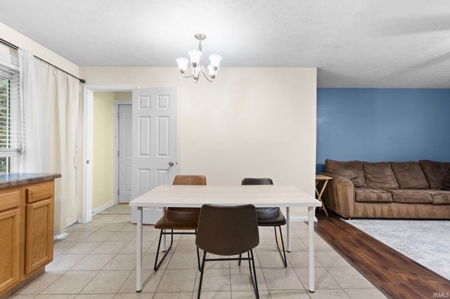 58915 Runway Road, Elkhart, IN 46516