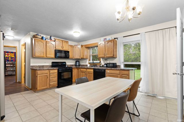 58915 Runway Road, Elkhart, IN 46516