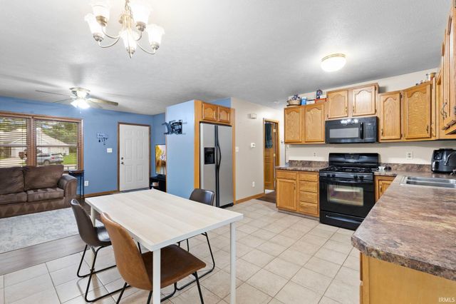 58915 Runway Road, Elkhart, IN 46516