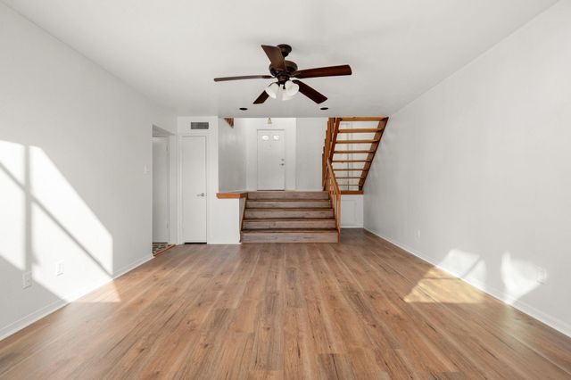 15916 Seahorse Drive, Houston, TX 77062