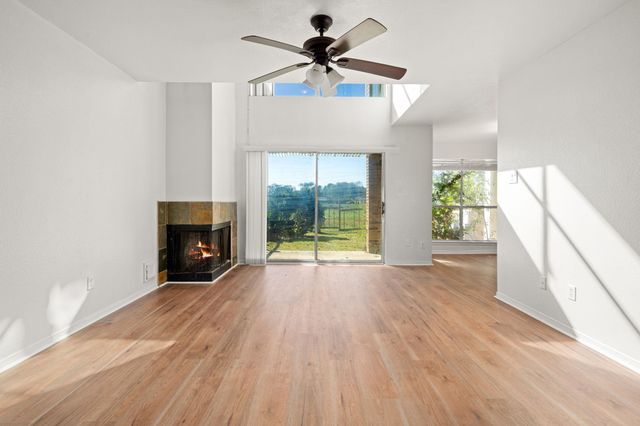 15916 Seahorse Drive, Houston, TX 77062