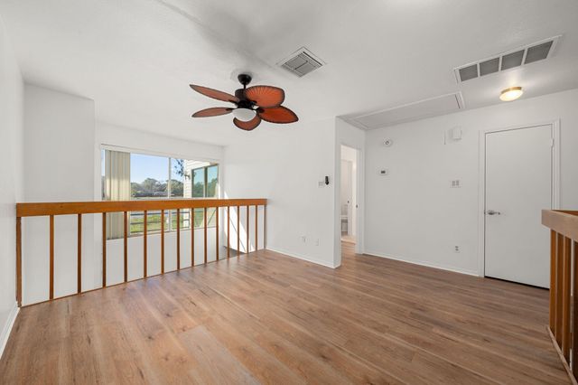 15916 Seahorse Drive, Houston, TX 77062