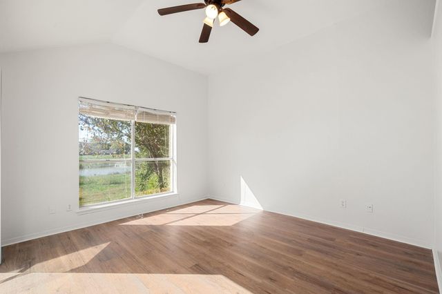 15916 Seahorse Drive, Houston, TX 77062