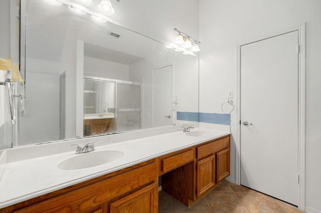 15916 Seahorse Drive, Houston, TX 77062