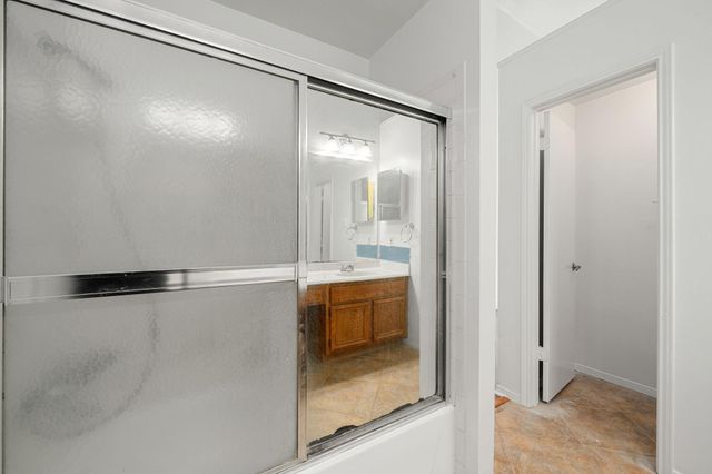 15916 Seahorse Drive, Houston, TX 77062