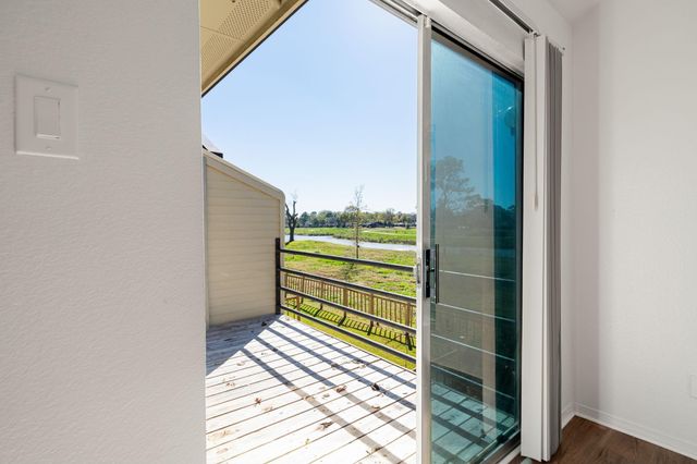 15916 Seahorse Drive, Houston, TX 77062