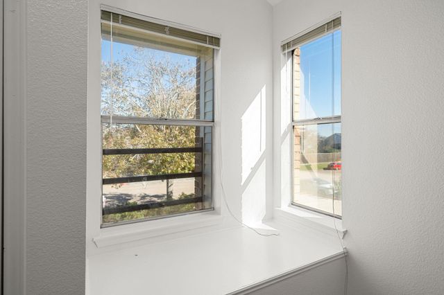 15916 Seahorse Drive, Houston, TX 77062