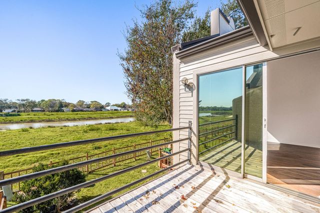 15916 Seahorse Drive, Houston, TX 77062