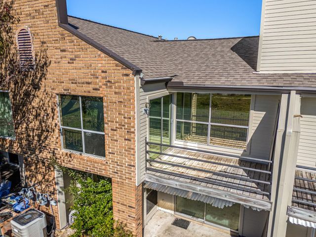 15916 Seahorse Drive, Houston, TX 77062