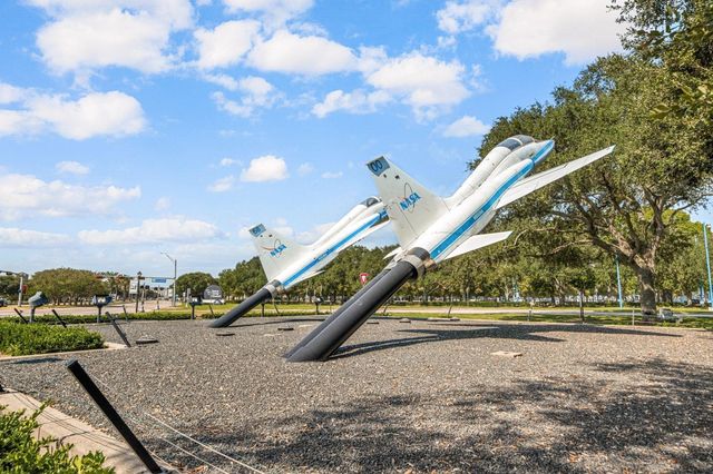 15916 Seahorse Drive, Houston, TX 77062