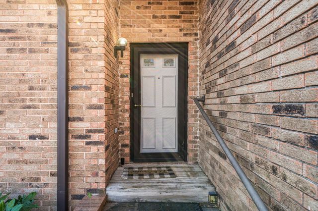 15916 Seahorse Drive, Houston, TX 77062