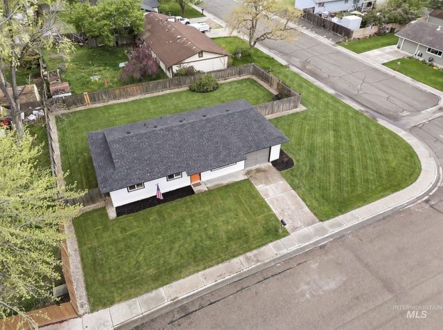 1207 W Chateau Ave, Meridian, ID 83646