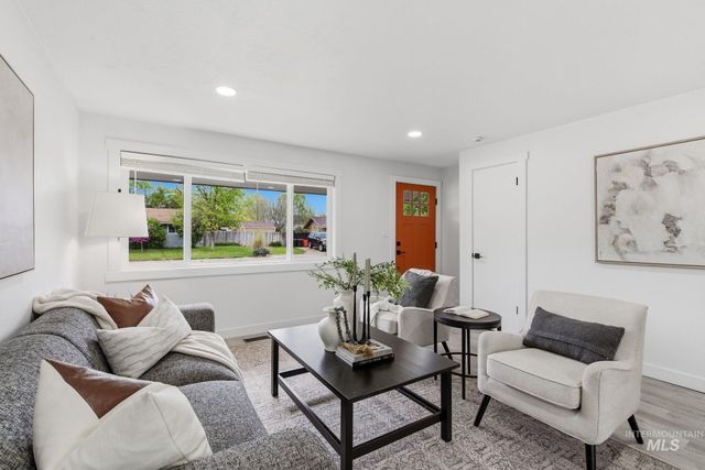 1207 W Chateau Ave, Meridian, ID 83646