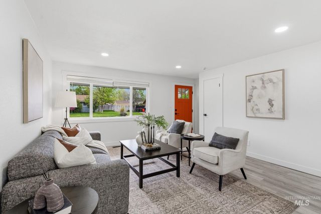 1207 W Chateau Ave, Meridian, ID 83646