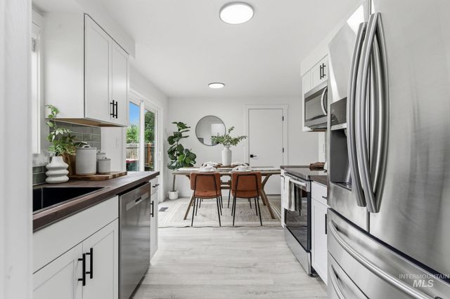 1207 W Chateau Ave, Meridian, ID 83646