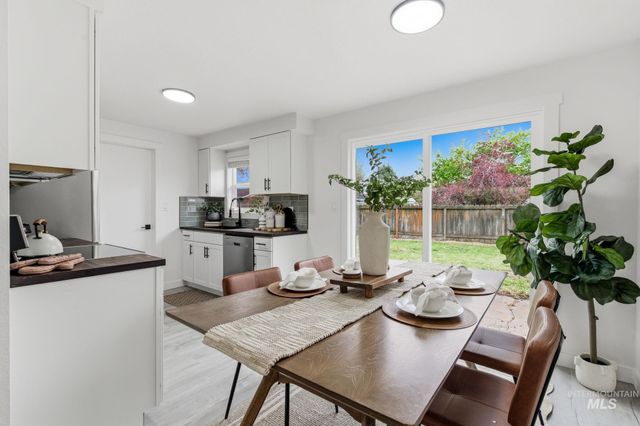 1207 W Chateau Ave, Meridian, ID 83646