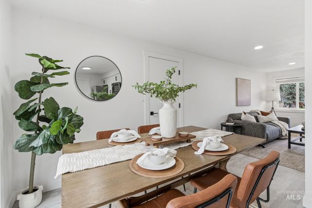 1207 W Chateau Ave, Meridian, ID 83646