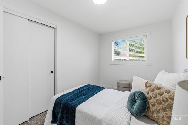 1207 W Chateau Ave, Meridian, ID 83646