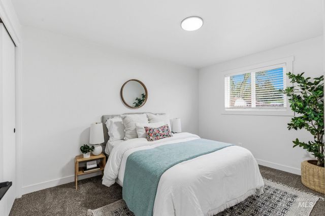 1207 W Chateau Ave, Meridian, ID 83646