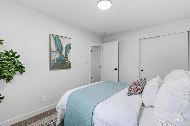 1207 W Chateau Ave, Meridian, ID 83646