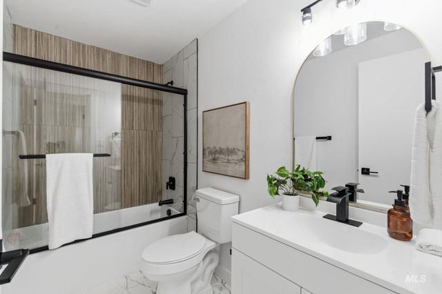 1207 W Chateau Ave, Meridian, ID 83646