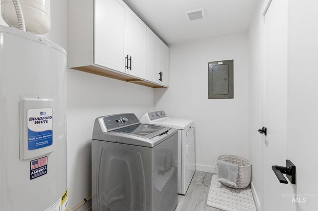 1207 W Chateau Ave, Meridian, ID 83646