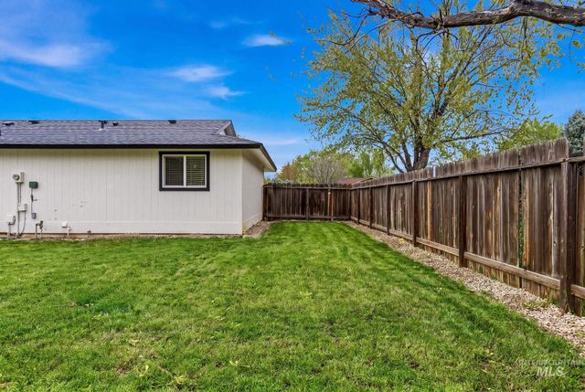 1207 W Chateau Ave, Meridian, ID 83646