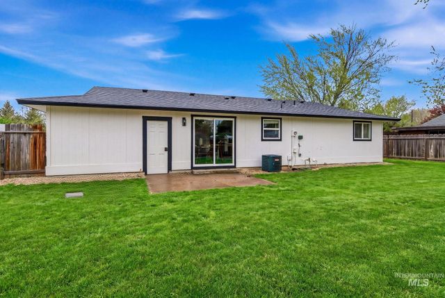 1207 W Chateau Ave, Meridian, ID 83646