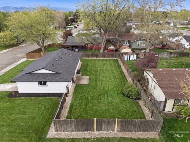 1207 W Chateau Ave, Meridian, ID 83646