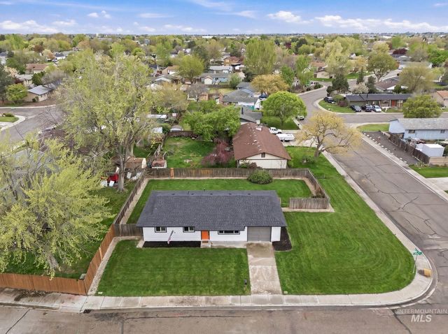 1207 W Chateau Ave, Meridian, ID 83646